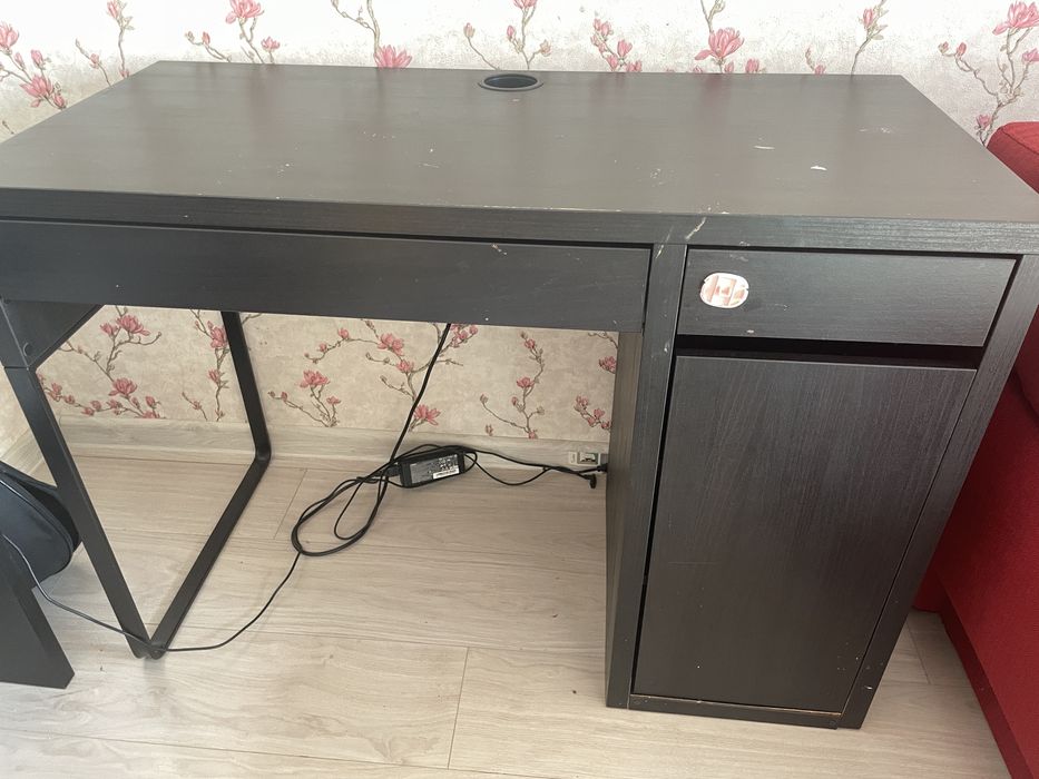 Компьютерный стол Ikea