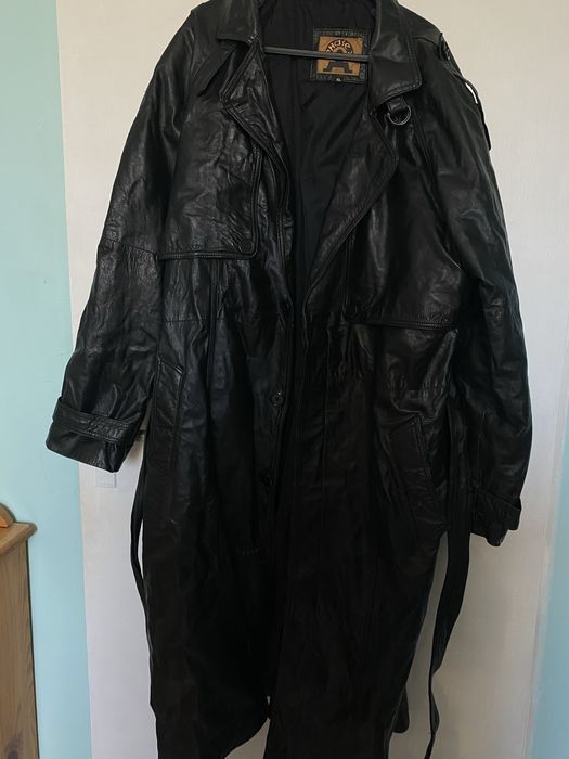 Дамско кожено палто.