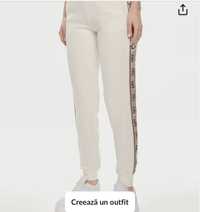 Pantaloni trening Guess