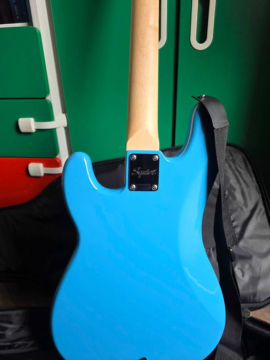Fender Squier Електрическа Бас китара като Нова