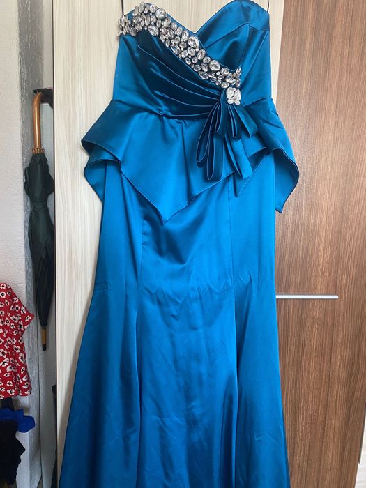 Дамска официална рокля