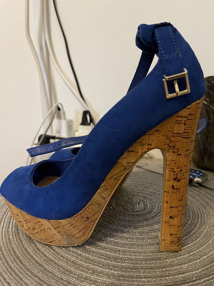 Pantofi cu toc inalt marimea 38