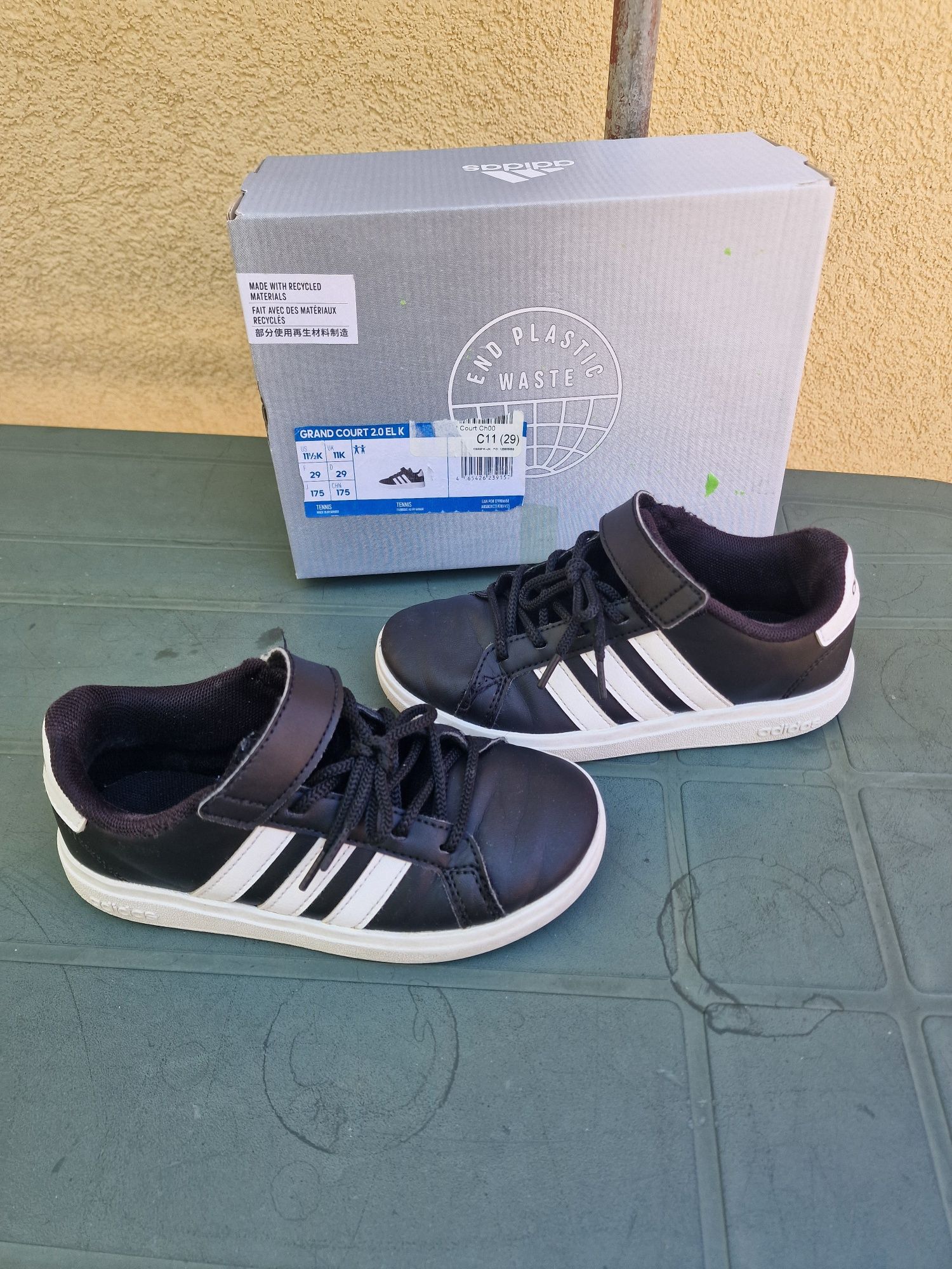 Детски маратонки adidas 29 номер и  Nike 23.5 номер