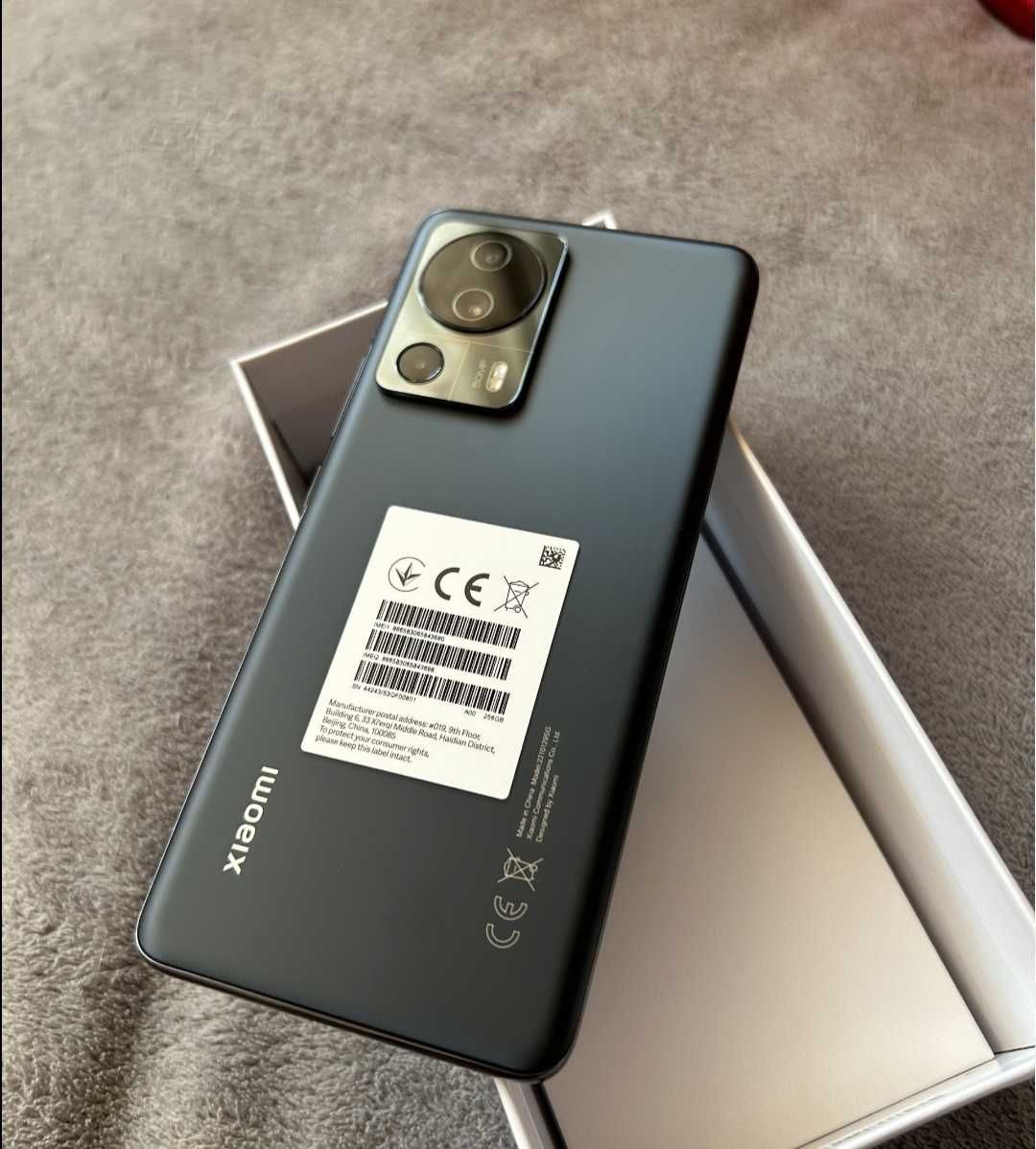 XIAOMI 13 LITE yangi 2 oy ishlatilgan