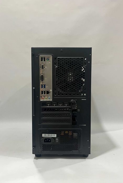 Геймърски компютър Intel Core i3 8300, RX 6600 8GB, 16GB ram