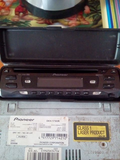 Vand CD Player Auto Pioneer DEH-1730R 4x45W