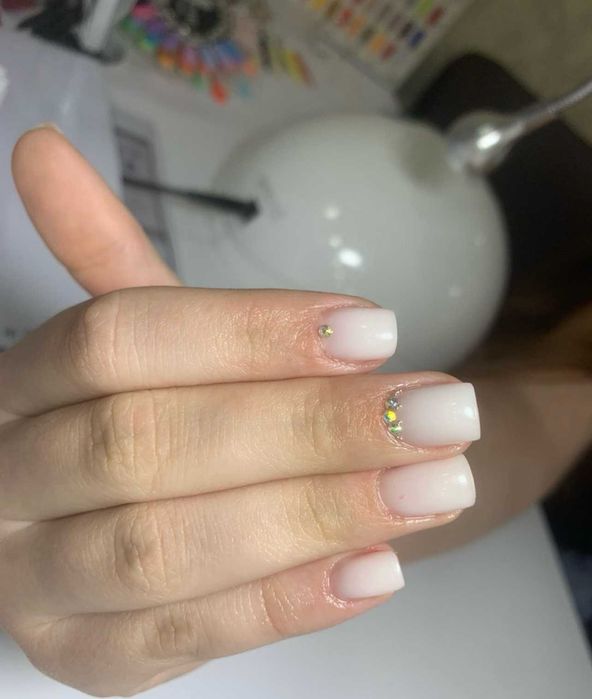 Caut fete să vină ca model la unghiuțe pentru mărirea portofoliu!