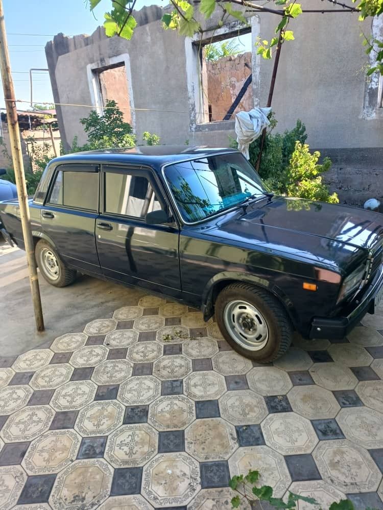 Продаётся ваз 2107.