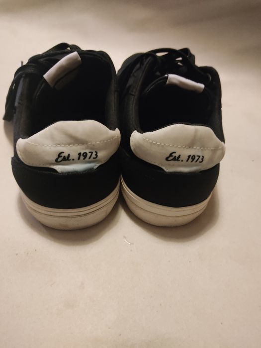 Teniși pepe Jeans un model frumos și deosebit