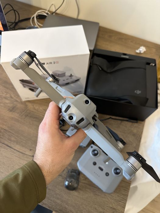 Drona Dji Air 2S more combo,2 acumulatori,hub, accesorii sigilate.