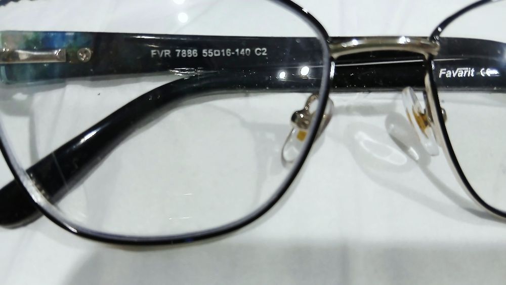 Очки. Оправа. Фотохром.