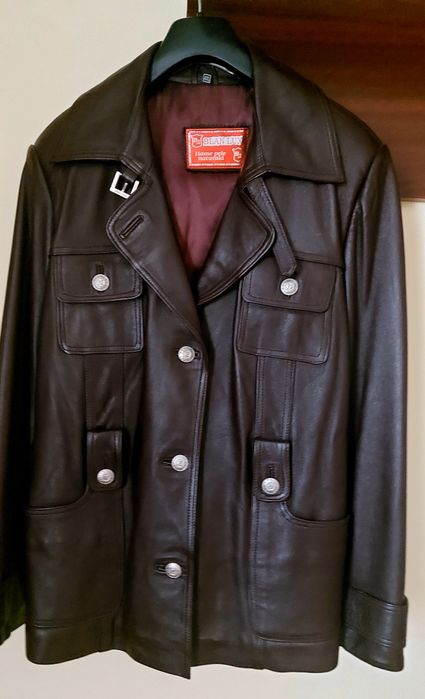 Vând haină de piele damă, nouă