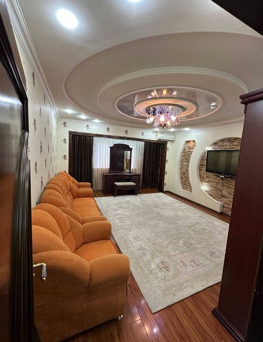 Квартира на Себзар -кафе Тарнов 3/3/9 общ пл 72м  с обстановкой