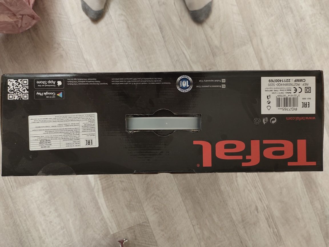 Продам роботпылесос Tefal