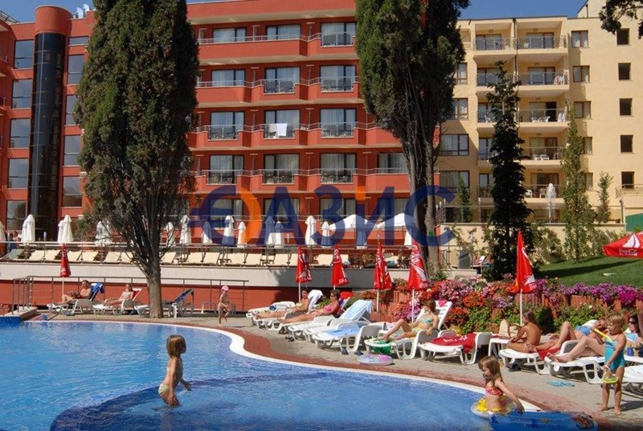 Продава се Едностаен апартамент в Несебър - 54 кв.м за 1334 €/кв.м - Снимка #12