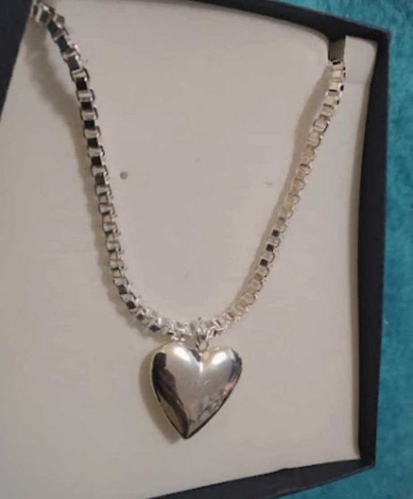 Нов, дамски, плътен сребърен ланец в кутия.10 налични модели.