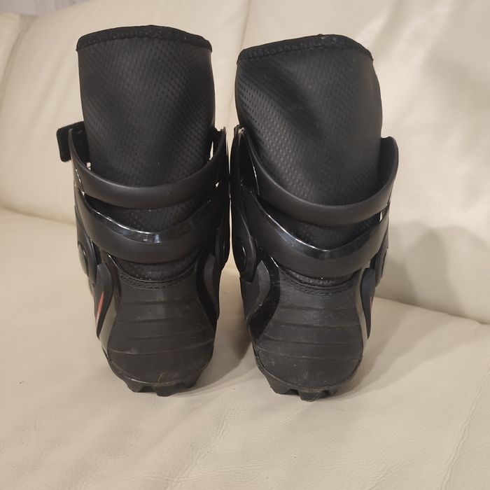 Clăpari Rossignol Nr 44 ( 42 43 real ) schi ski fond