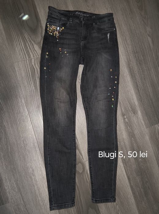 Vând 5 perechi de blugi și o salopeta de blugi la un preț foarte bun