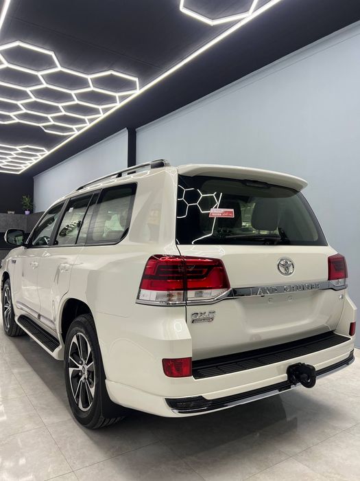 Toyota Land Cruiser 200 V6