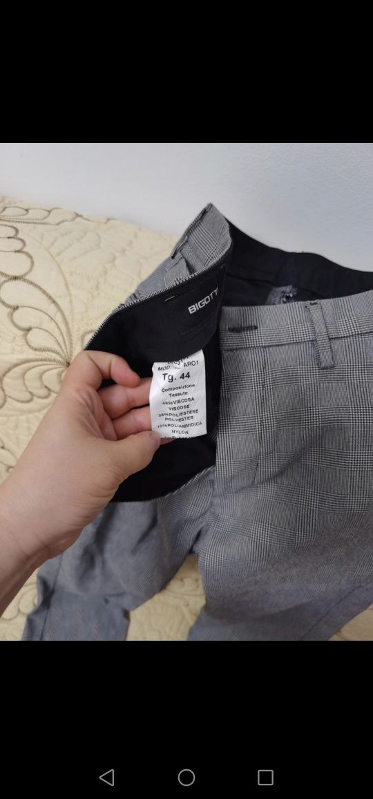 Pantaloni bigotti