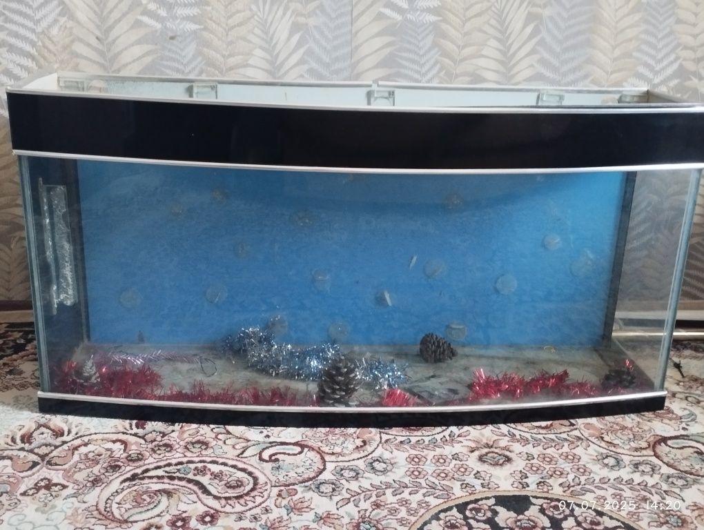 Срочно продаётся аквариум.