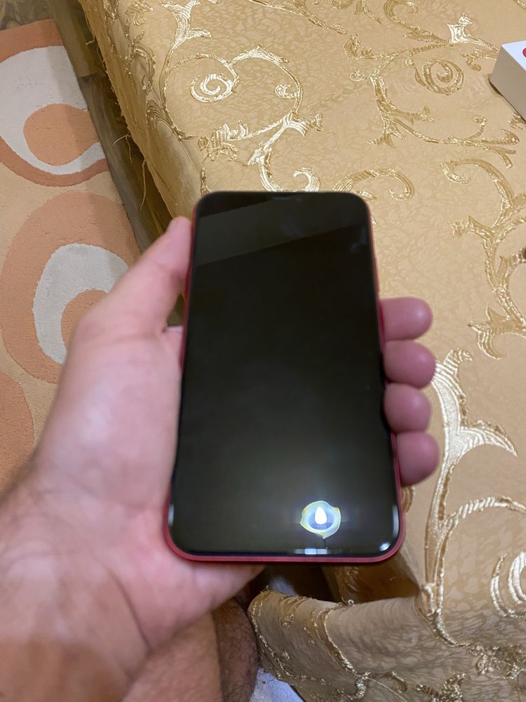 iPhone 11 red (64 gb)