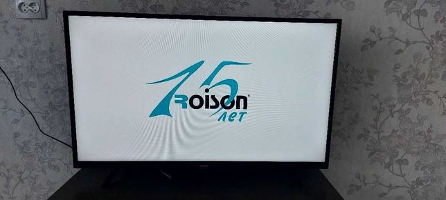 Продам телевизор Roison 43 Smart TV