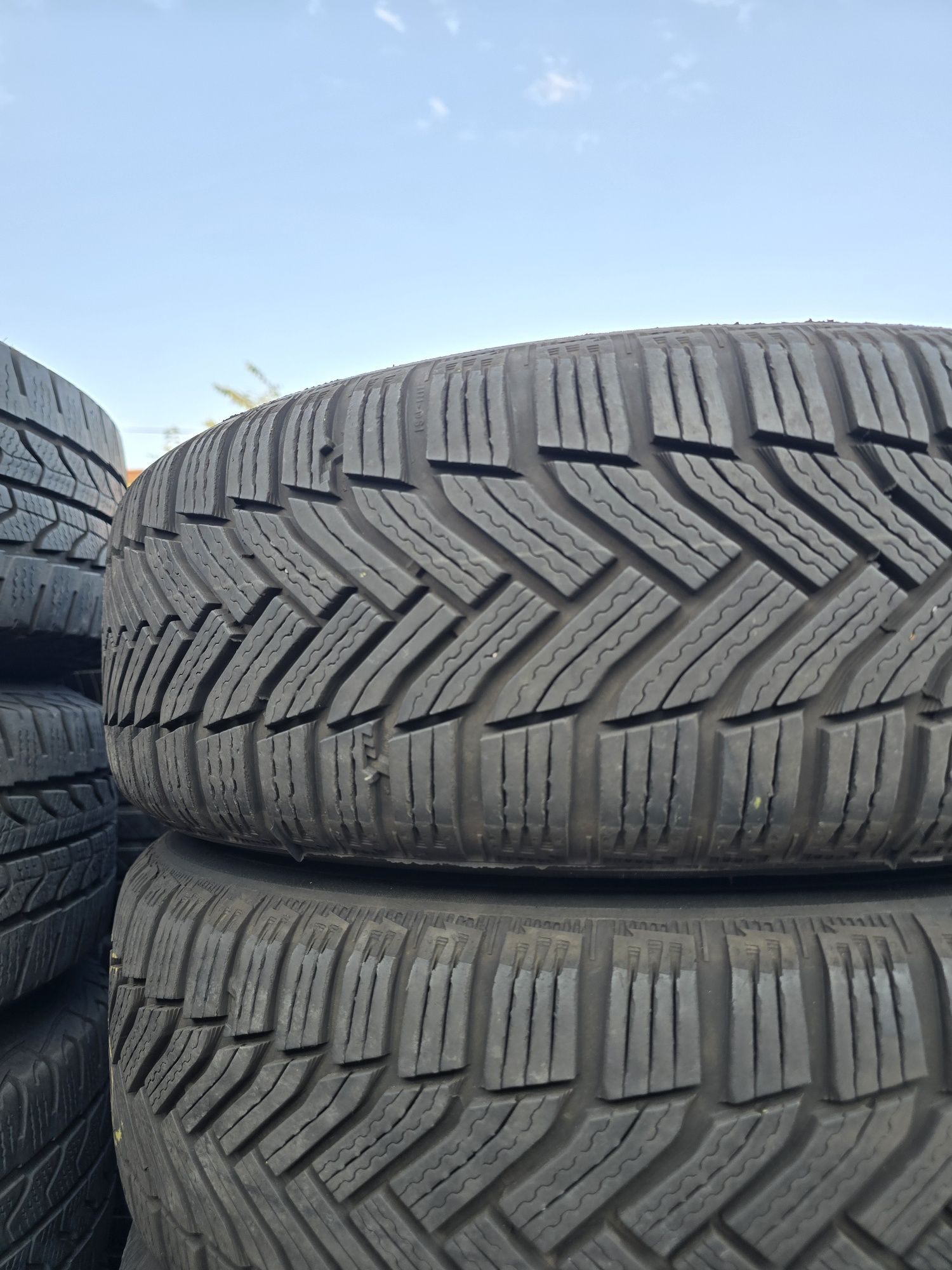 2 Броя 195/65/15 Michelin 7,2mm 23dot