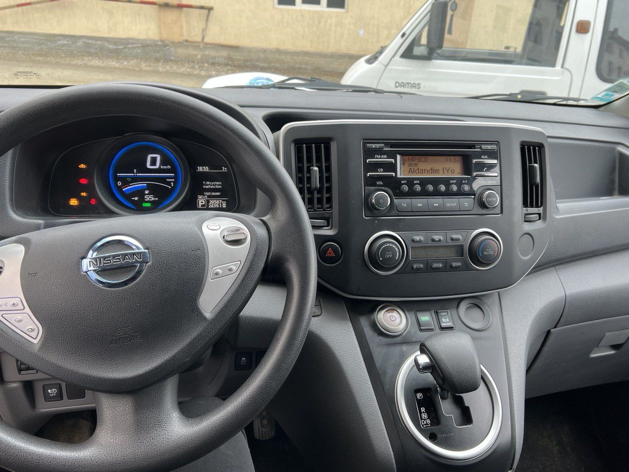 Nissan v200 sotiladi
