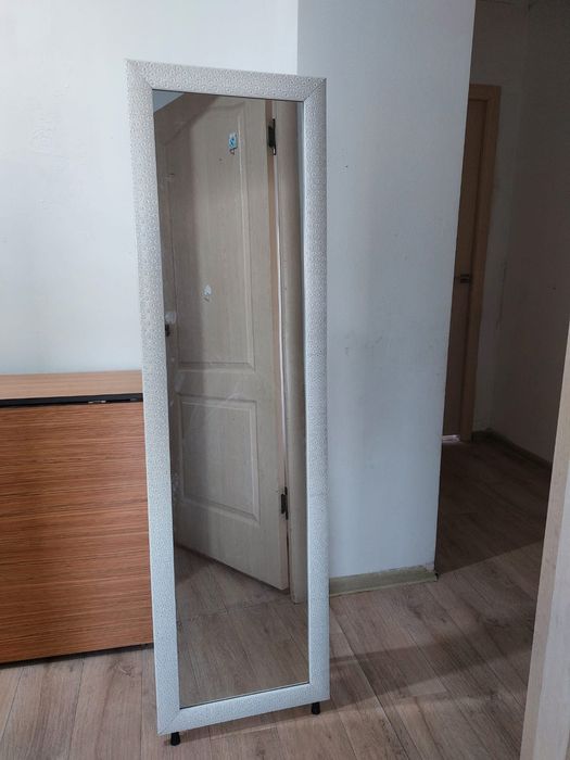 Продам зеркало. Состояние хорошее. Срочно.