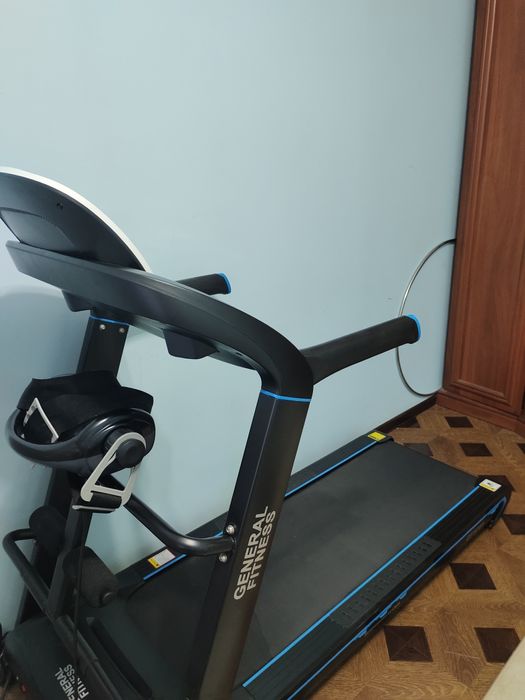 Беговая дорожка почти как новая