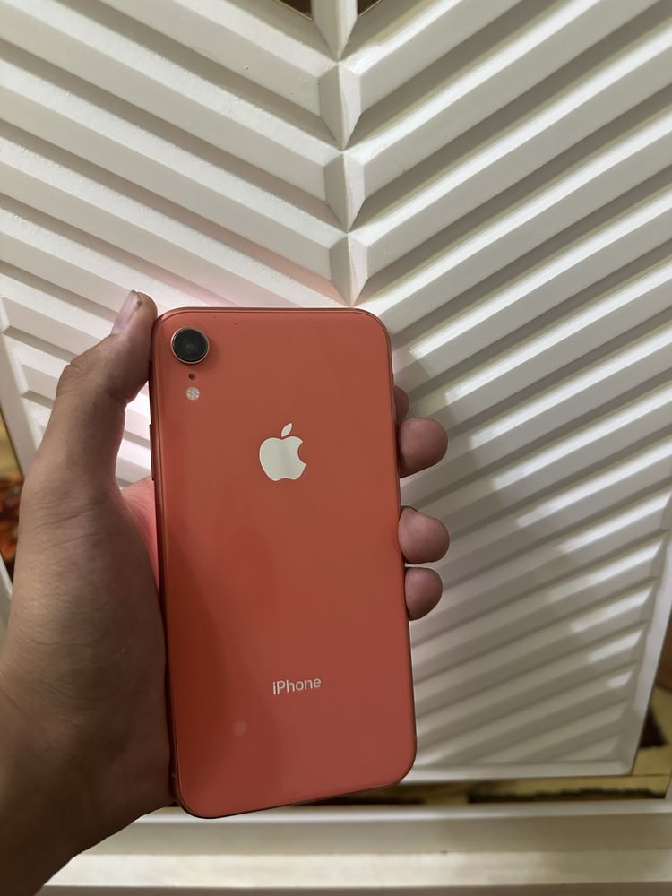 iPhone xr 64 GB 100% usleni