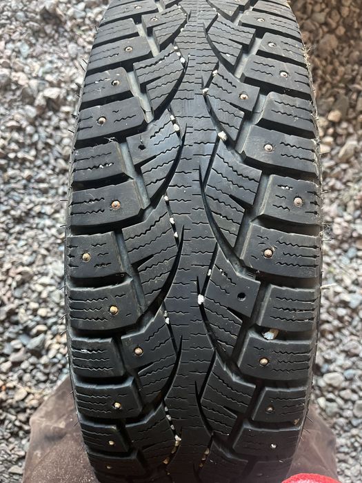 Продам шины зимние 185/65 R15 Centara