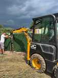 Minibuldoexcavator Jcb cu foreza de închiriat|Basculante-Buldoexcavato