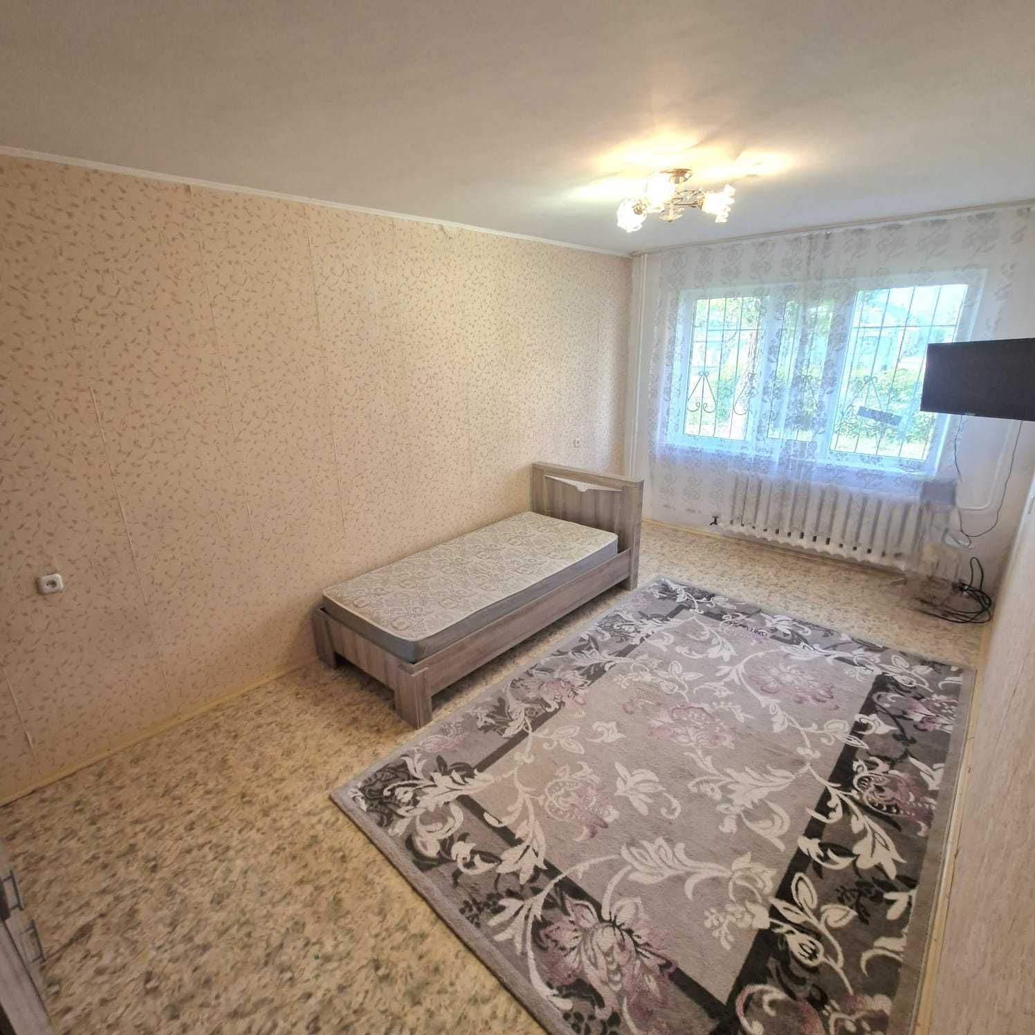 Продам однокомнатную квартиру на Молдагуловой (р-он  ост Петровского)
