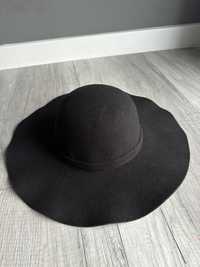 Pălărie neagră