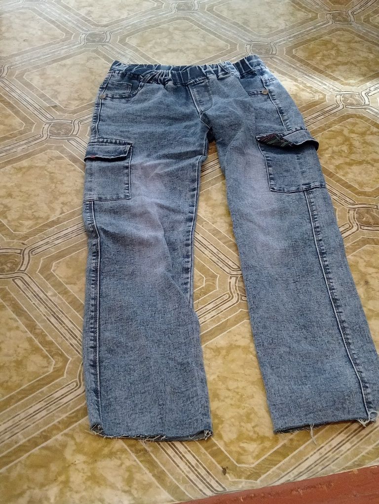Продам джинсы в хорошем состоянии карго