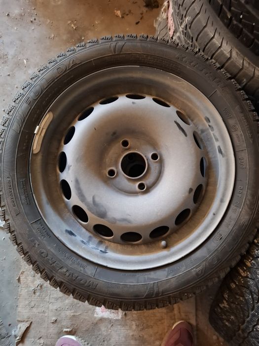 Джанти с гуми за Тойота айго