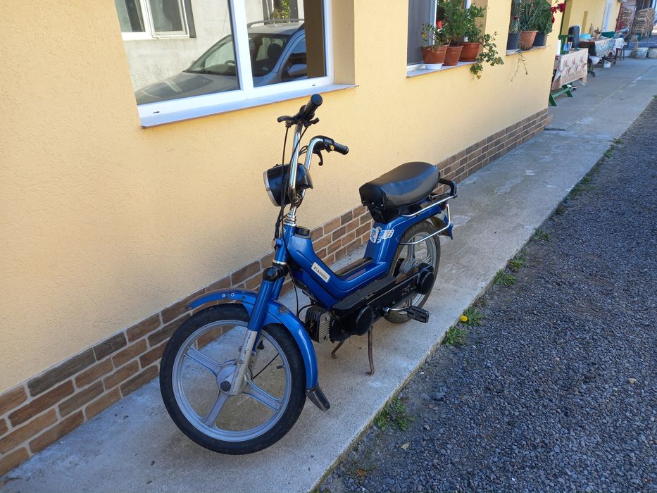 Piaggio Si Albastru