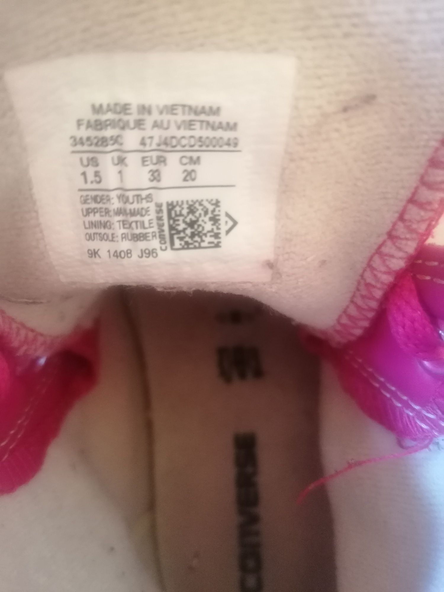 Teniși marca Converse, mărimea 33