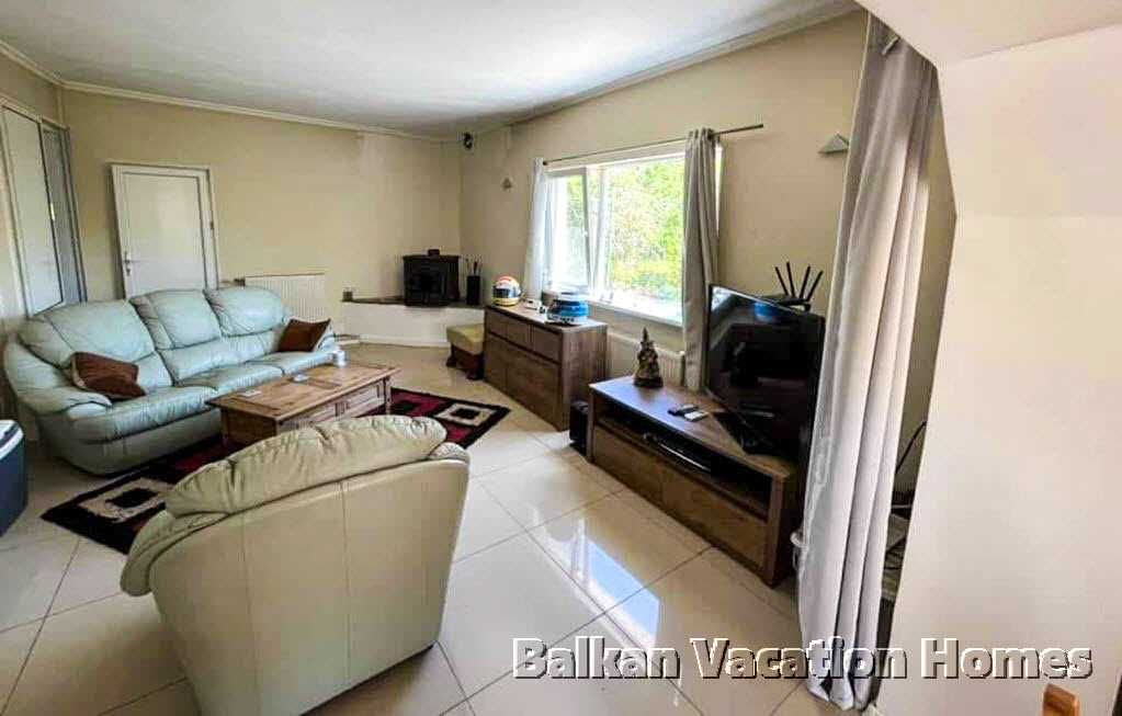 Продава се Къща в с. Топола, Област Добрич - 145 кв.м за 1242 €/кв.м - Снимка #2