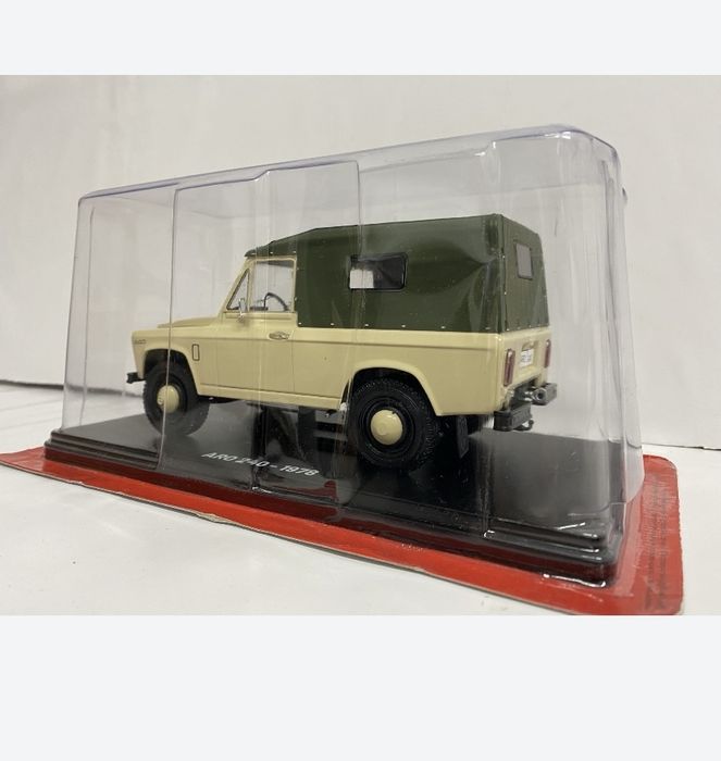 ARO 240 an 1978 Macheta auto  scara 1:24 (16 cm)  Hachette