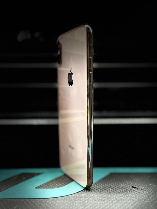 Срочно продам iPhone XS Max