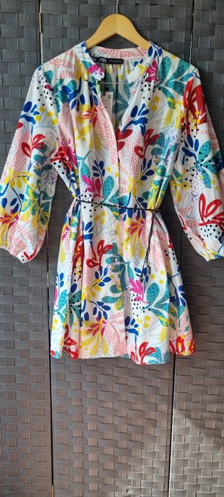 Rochita de vara cu motive florale masura XL Zara