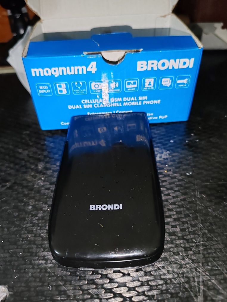 Telefon marca Brondi