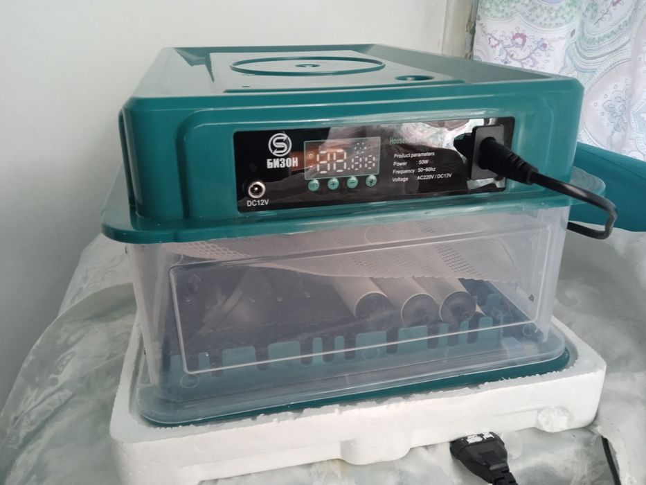 Продаю инкубатор хорошим состояние