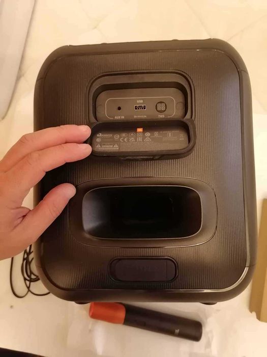 JBL Partybox Encore 100W Bluetooth 10H Light show IPX4 Microfon ca nou