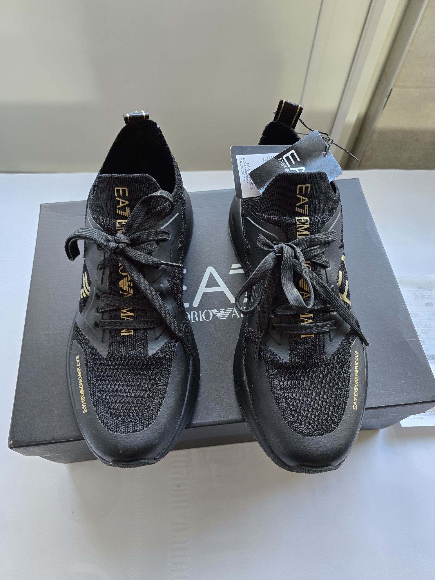 Спортни обувки EA7 Emporio Armani 43 номер
Сникърси X8X113 XK269 M701