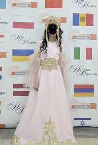 продам шикарное казахское платье в комплекте с головным убором