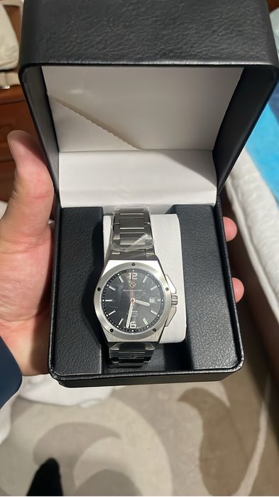 Продам часы новые